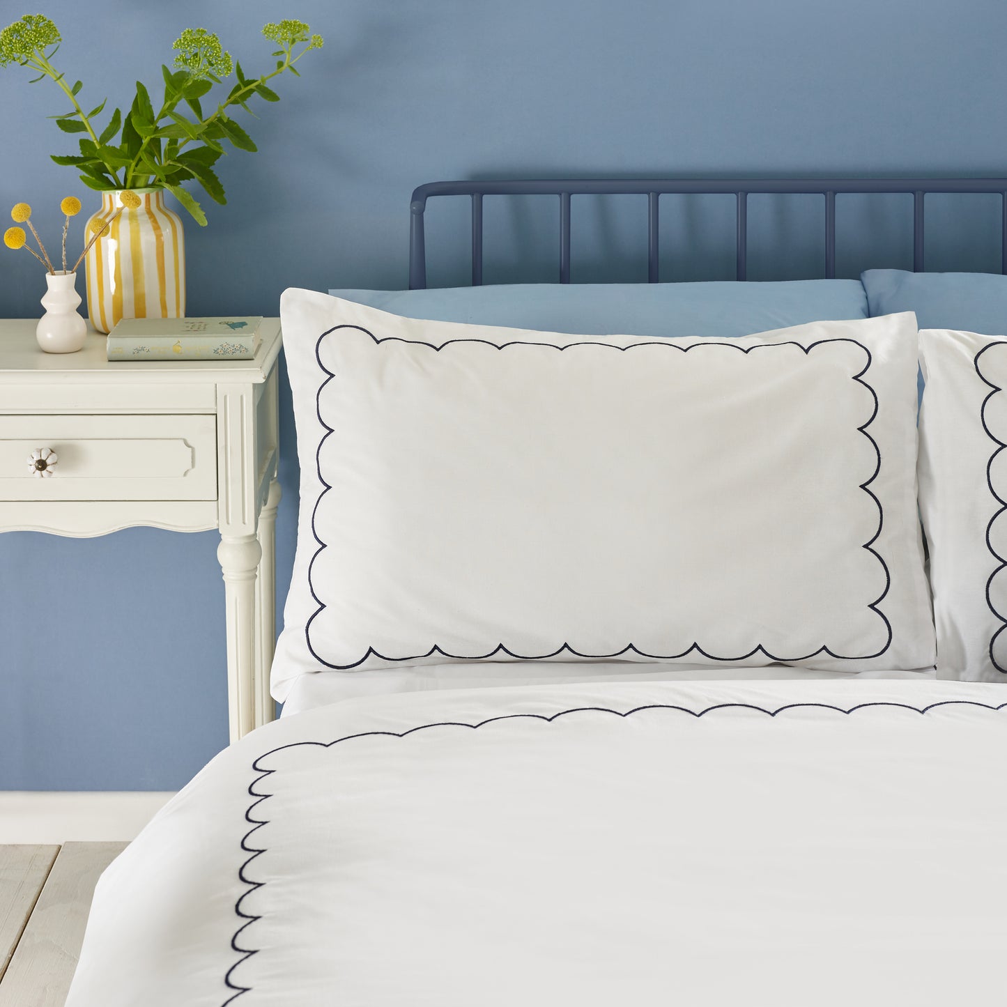 SCALLOP BORDER DUVET SET