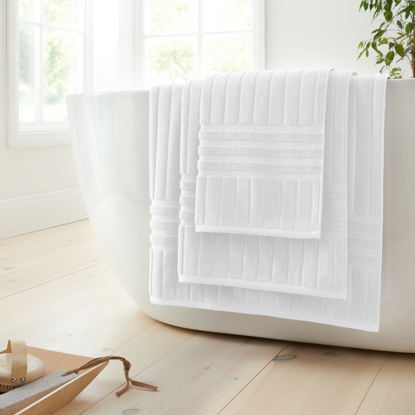 HOTEL BATH TOWEL WHITE