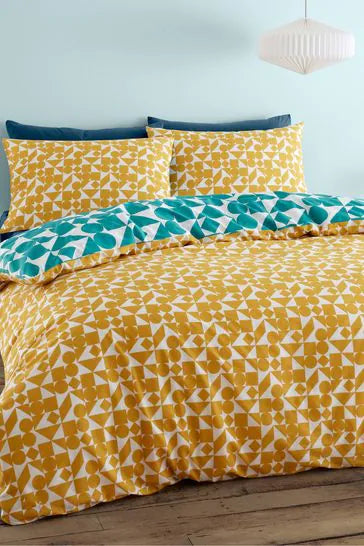 CATHERINE LANSFIELD RETRO GEO DUVET SET