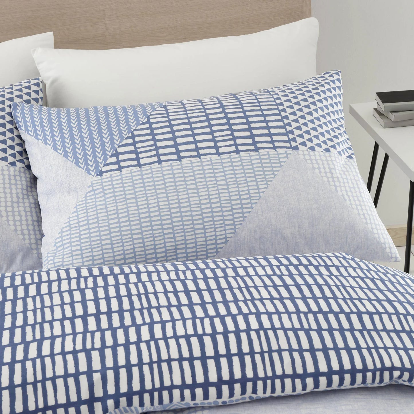 CATHERINE LANSFIELD LARSSON GEO TEAL DOUBLE DUVET SET