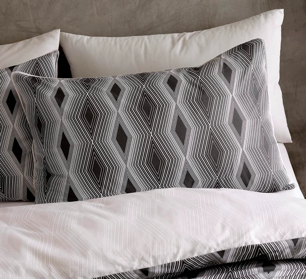BIANCA ZIGGURAT GEO BLACK DUVET SET
