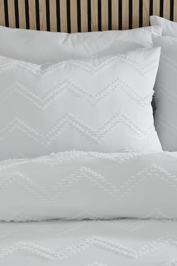 CATHERINE LANSFIELD CHEVRON CLIPPED JACQUARD DUVET SET