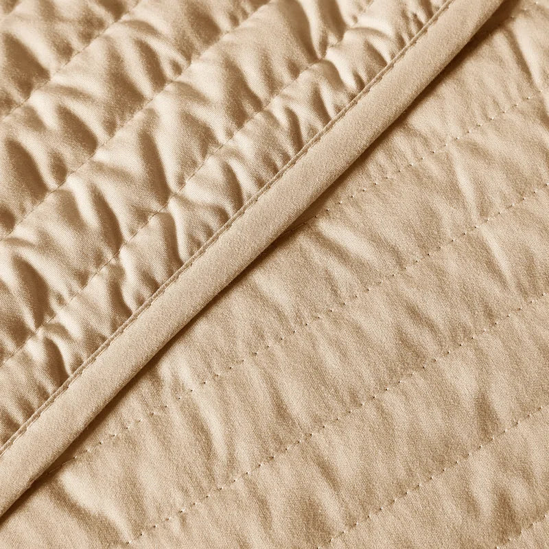 QUILTED LINES BEDSPREAD