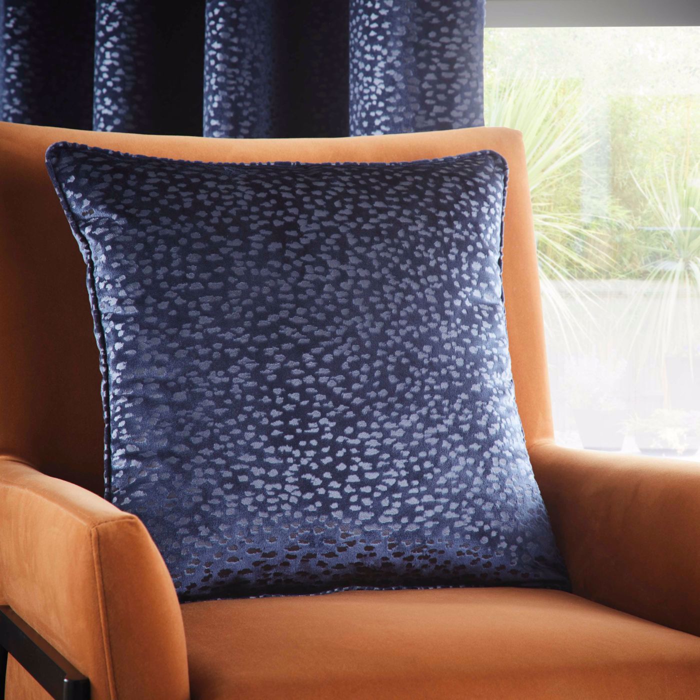 VIENNA EYELET CURTAIN