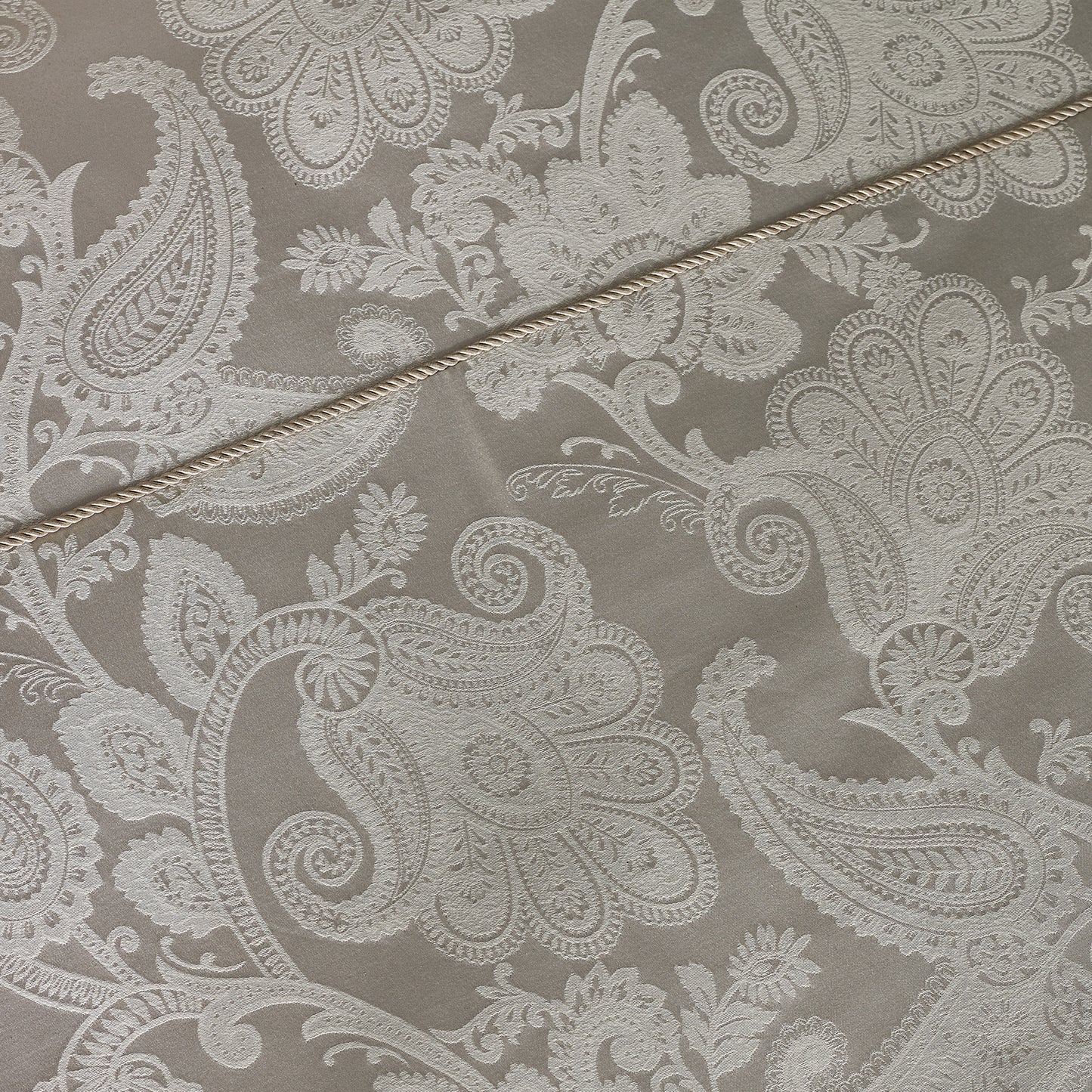 OPULENT JACQUARD QUILTED DUVET SET