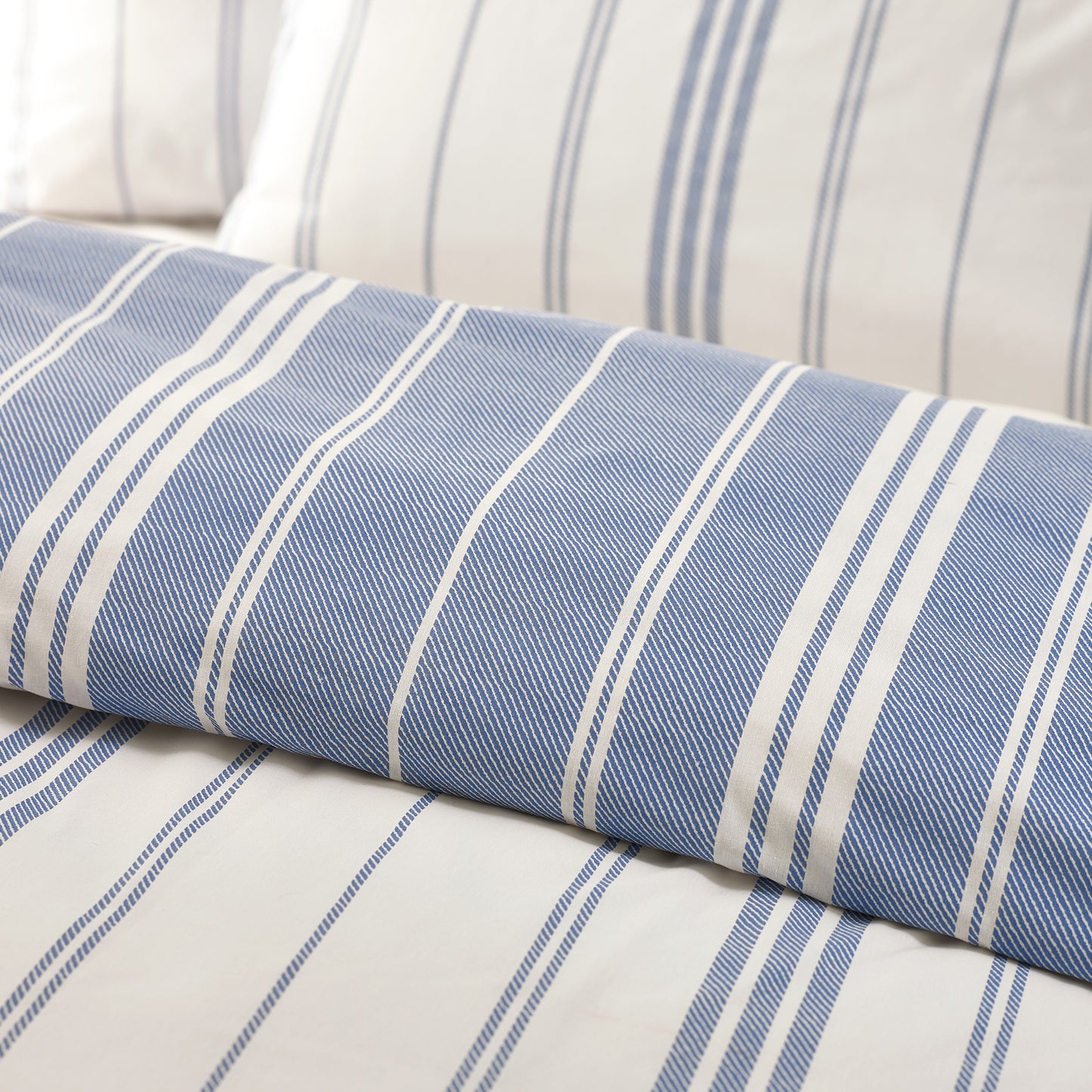 HARBOUR STRIPE BLUE QUILT