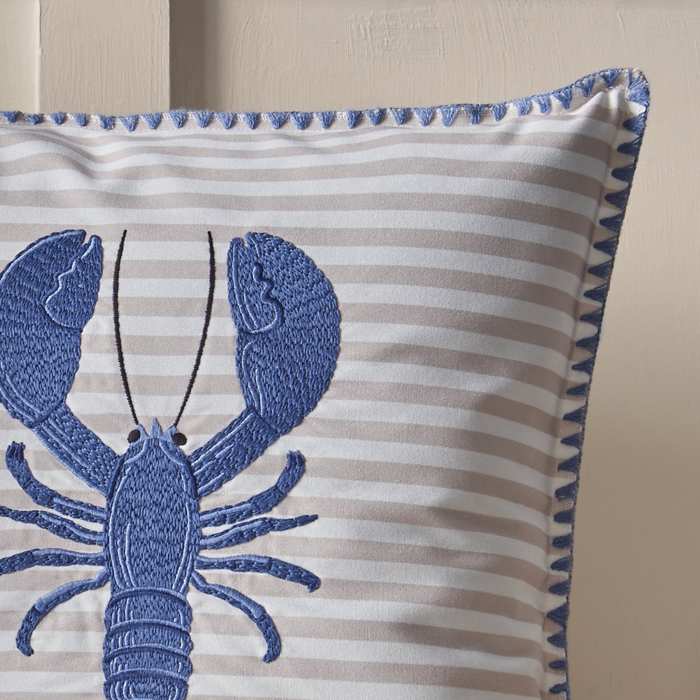 LOBSTER CUSHION STRIPED