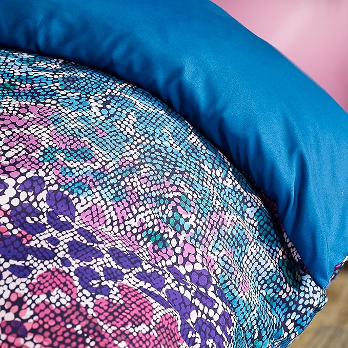 SATIN ANIMAL PRINT TEAL QUILT SET