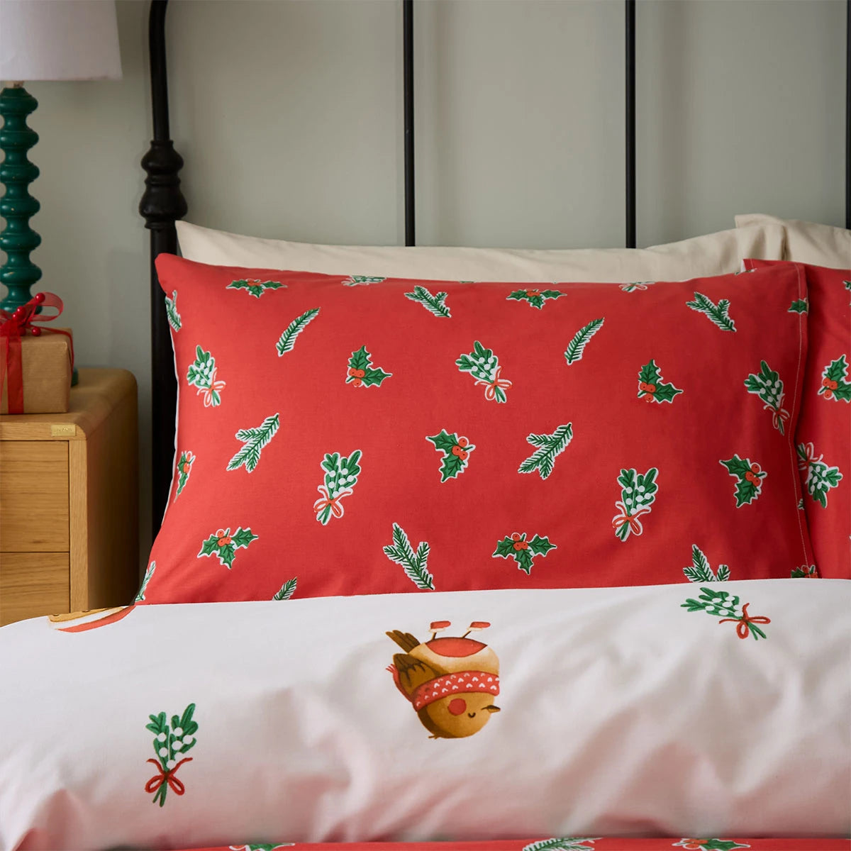 CHRISTMAS ROBINS DUVET SET RED