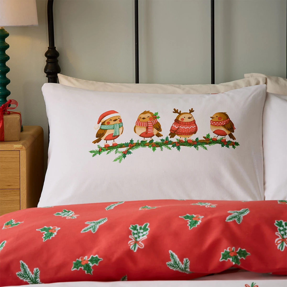 CHRISTMAS ROBINS DUVET SET RED