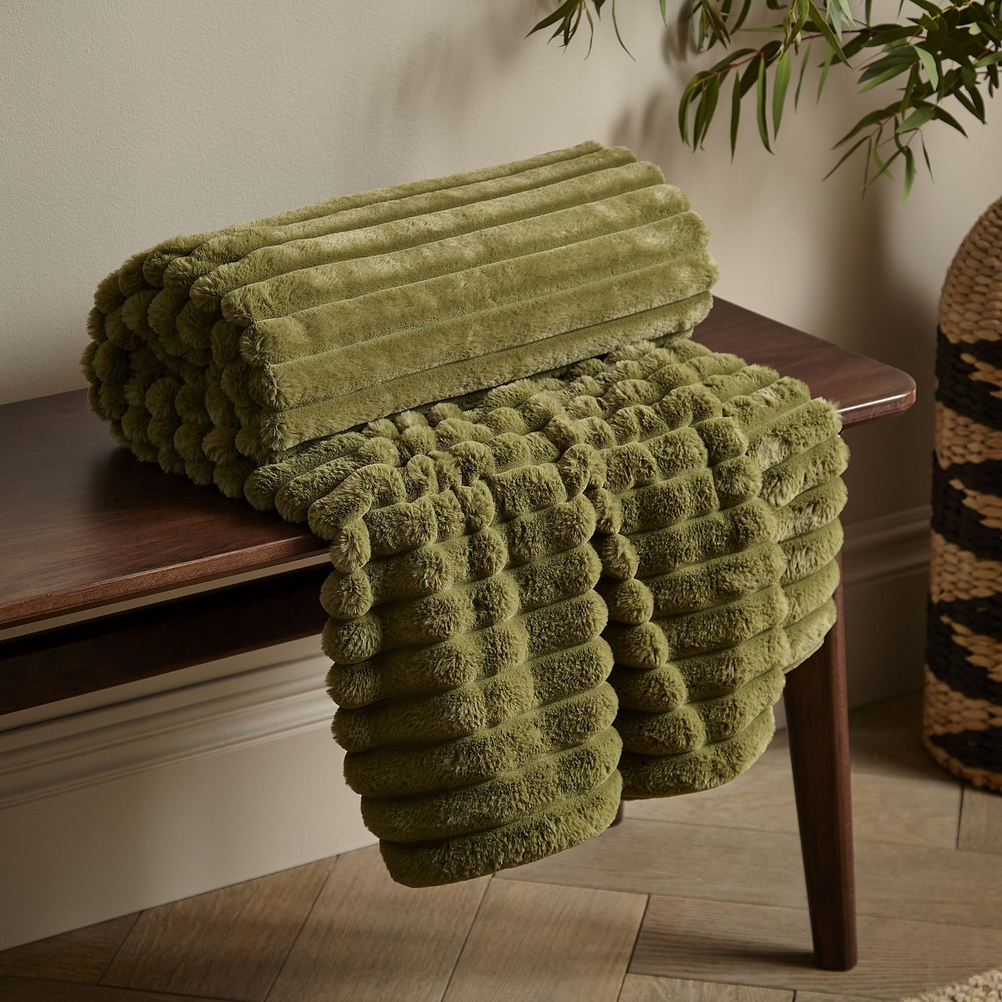 CATHERINE LANSFIELD COSY RIBBED THROW