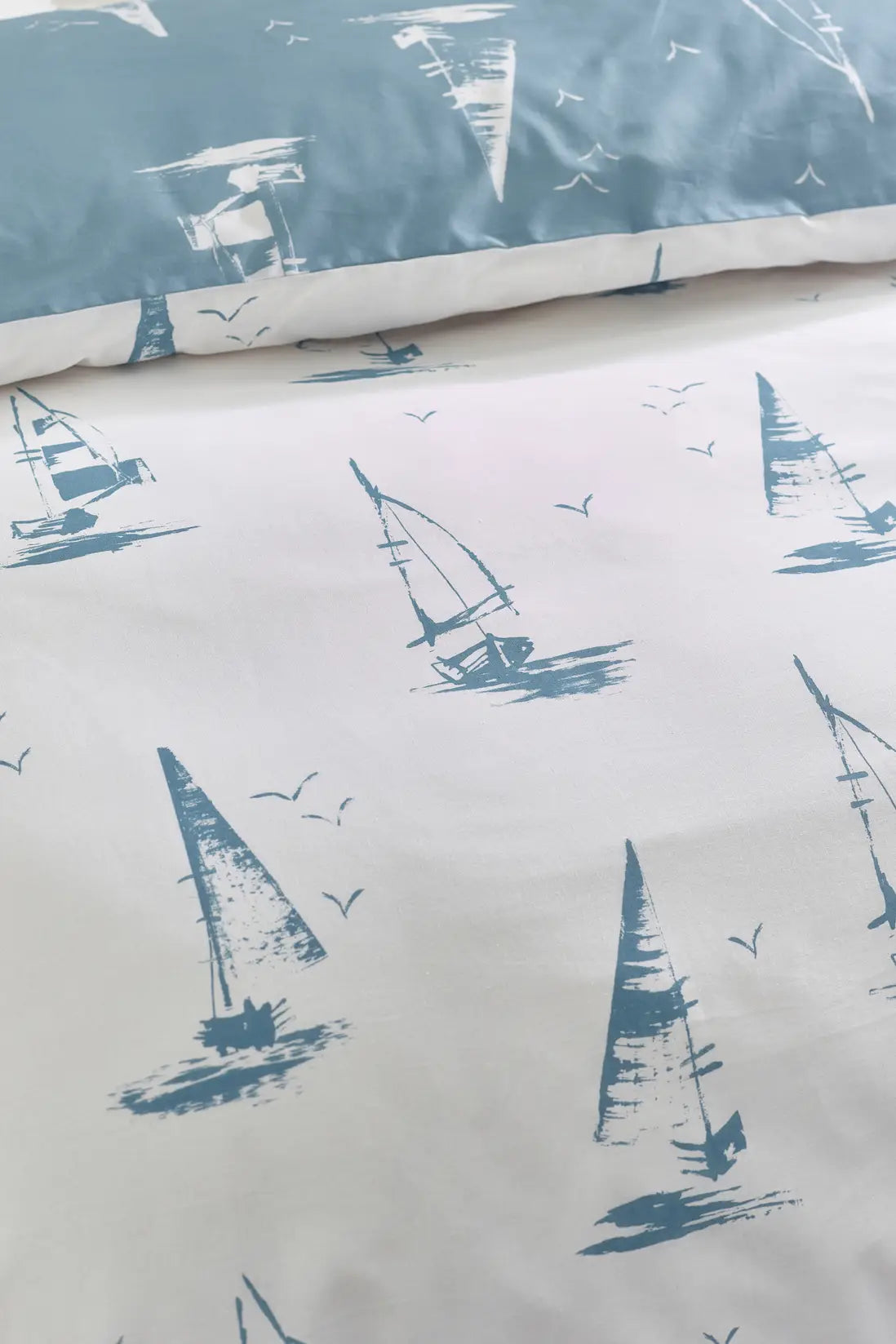 SALCOMBE BOATS SOFT BLUE QUILT SET