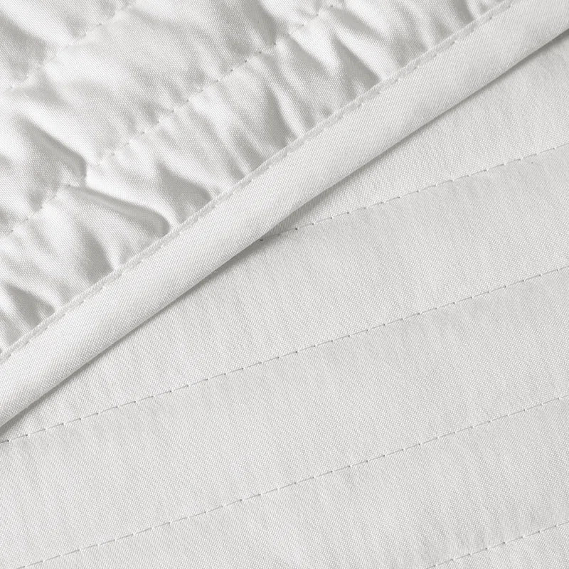 QUILTED LINES BEDSPREAD