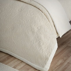 AMELIA JAQUARD CREAM BEDSPREAD