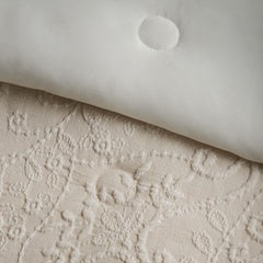 AMELIA JAQUARD CREAM BEDSPREAD